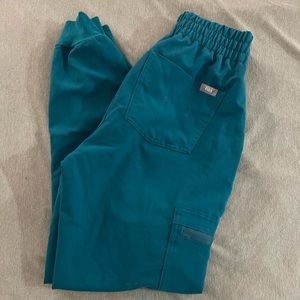 FIGS High waisted Zamora jogger scrubs - size xxs petite